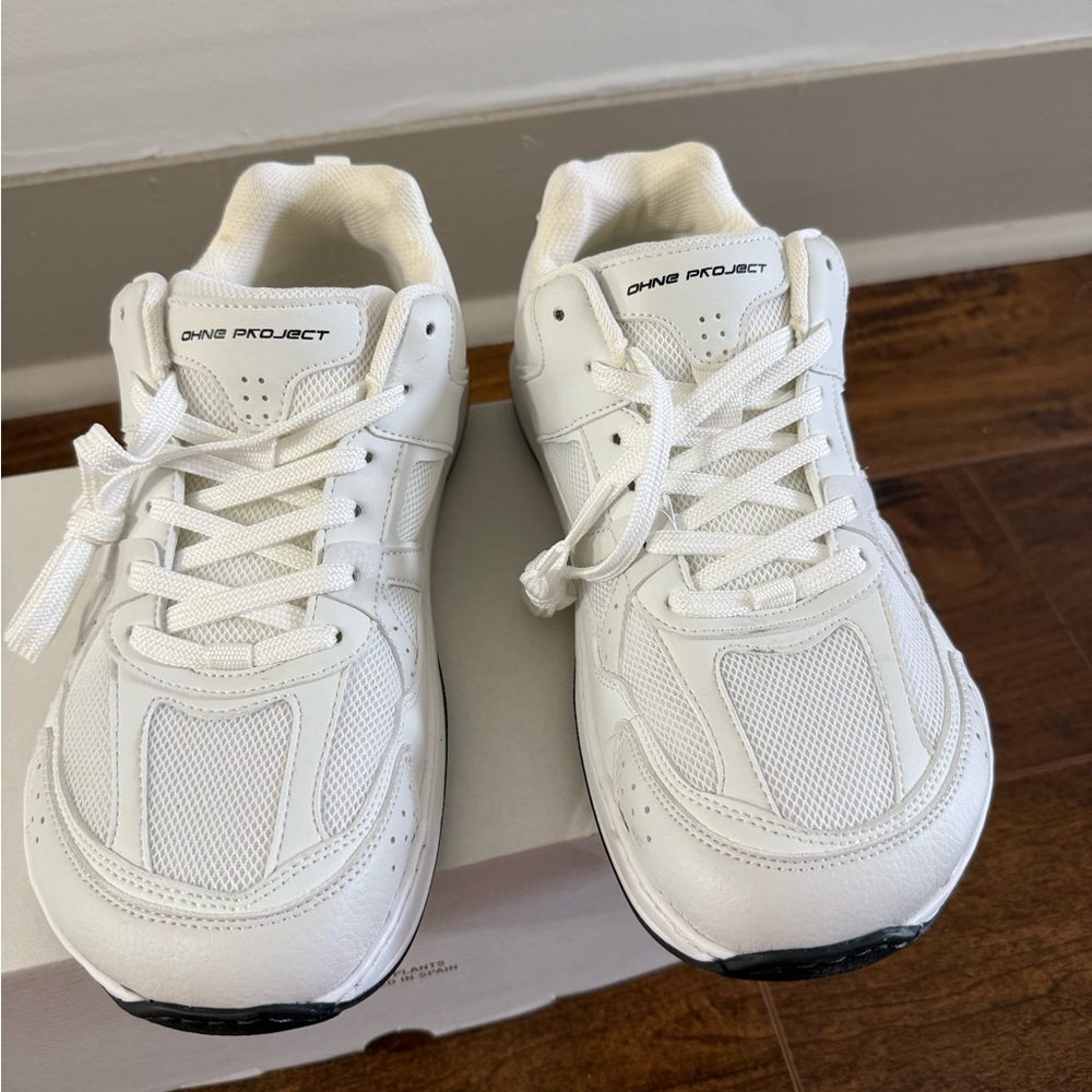 White Women’s Shoes - Picture 4 of 8